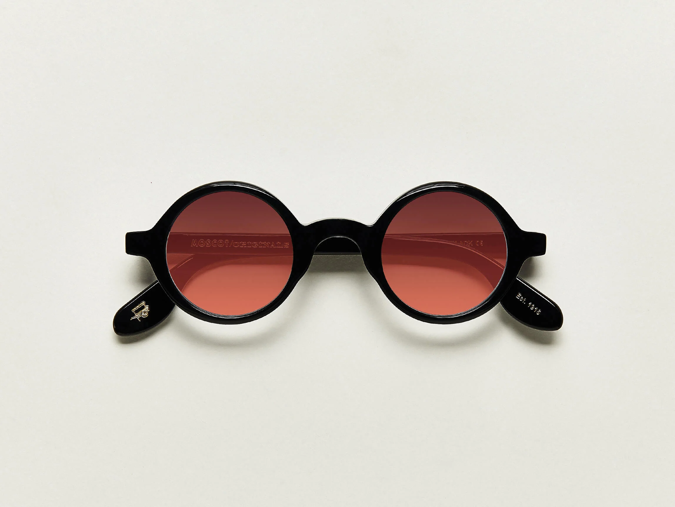 1704-cabernet-42-cabernet-42-variation-1.webp ZOLMAN BLACK WITH CUSTOM MADE TINTS™