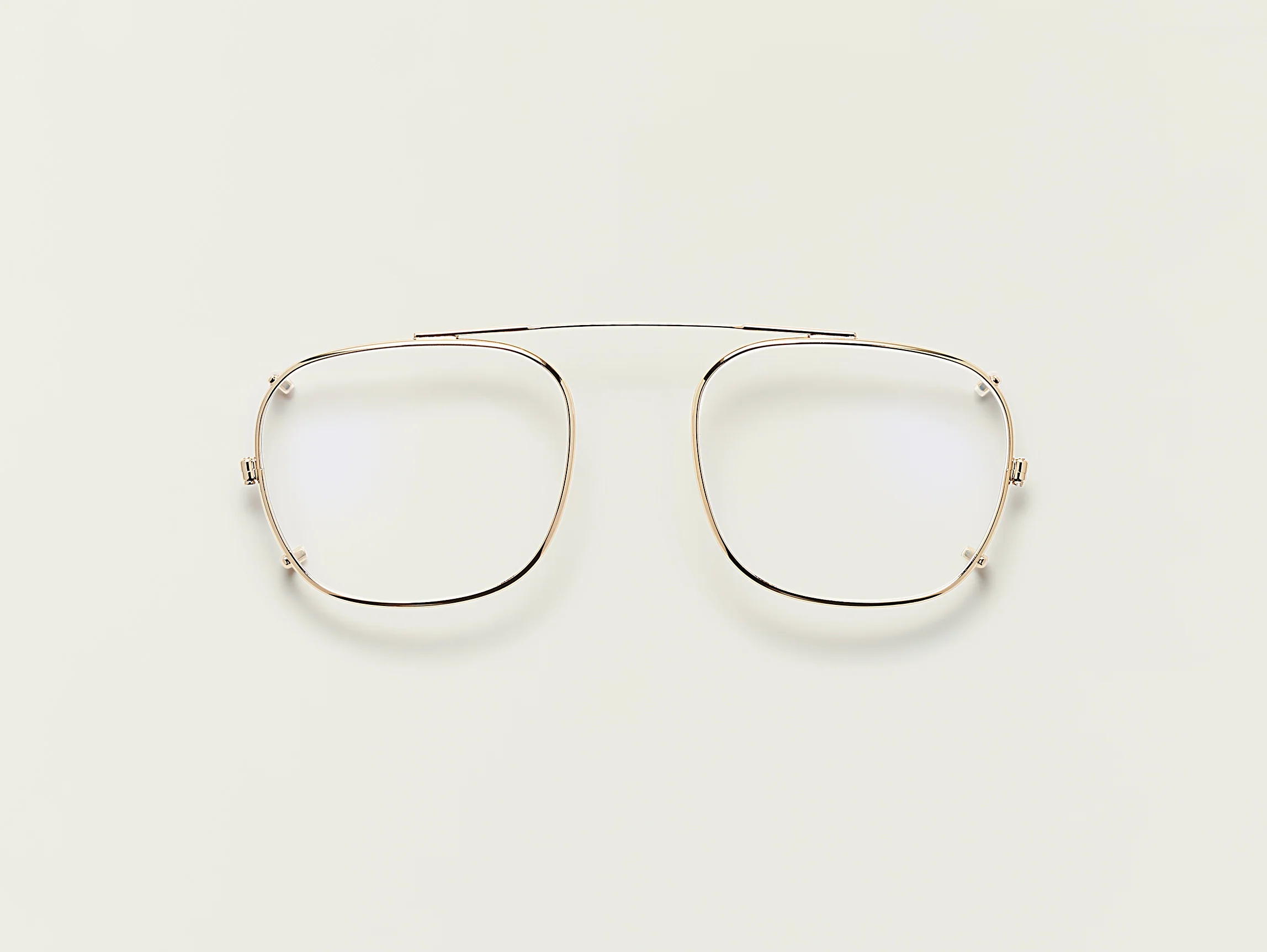 3412-gold-53-gold-53-variation-1.webp SCHLEP CLIP WITH BLUE LIGHT FILTER